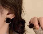 French Square Earrings Elegant Metallic Personalized Irregular Square Earrings - Image 3