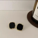 French Square Earrings Elegant Metallic Personalized Irregular Square Earrings - Image 2