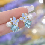 Crystal Flower Korean Earrings – Elegant Floral Design - Image 4